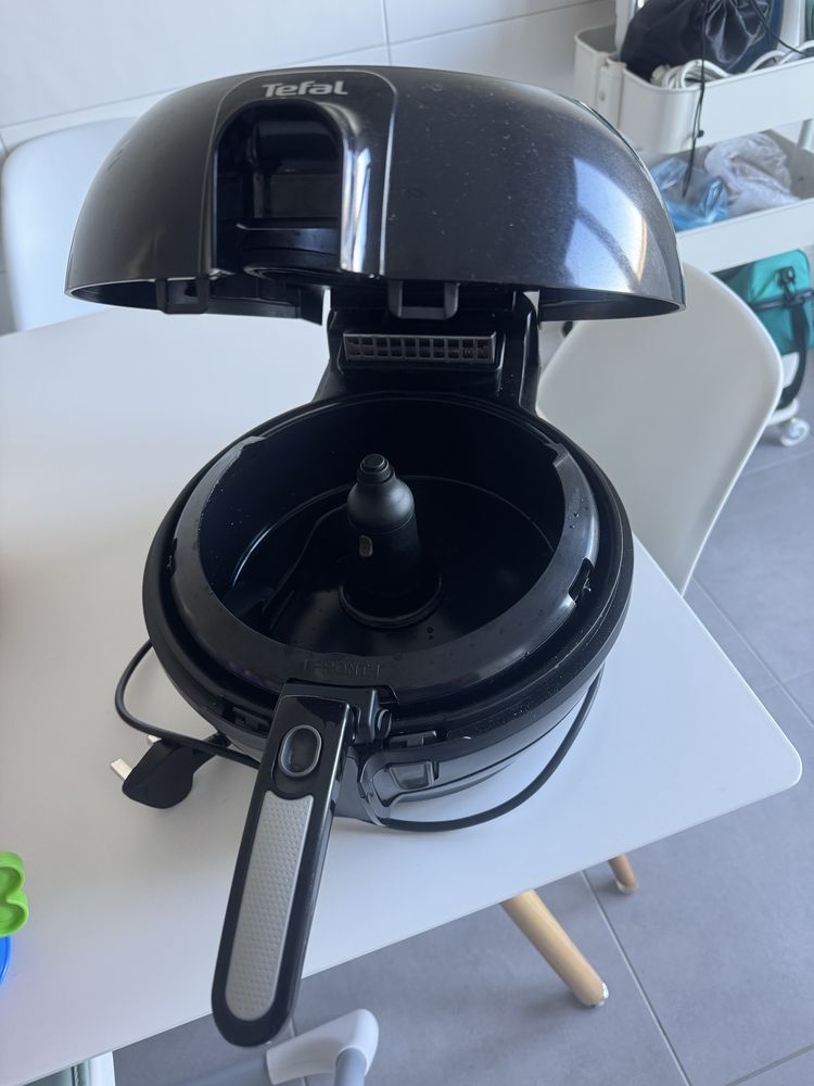 Air Fryer Tefal pouco usada