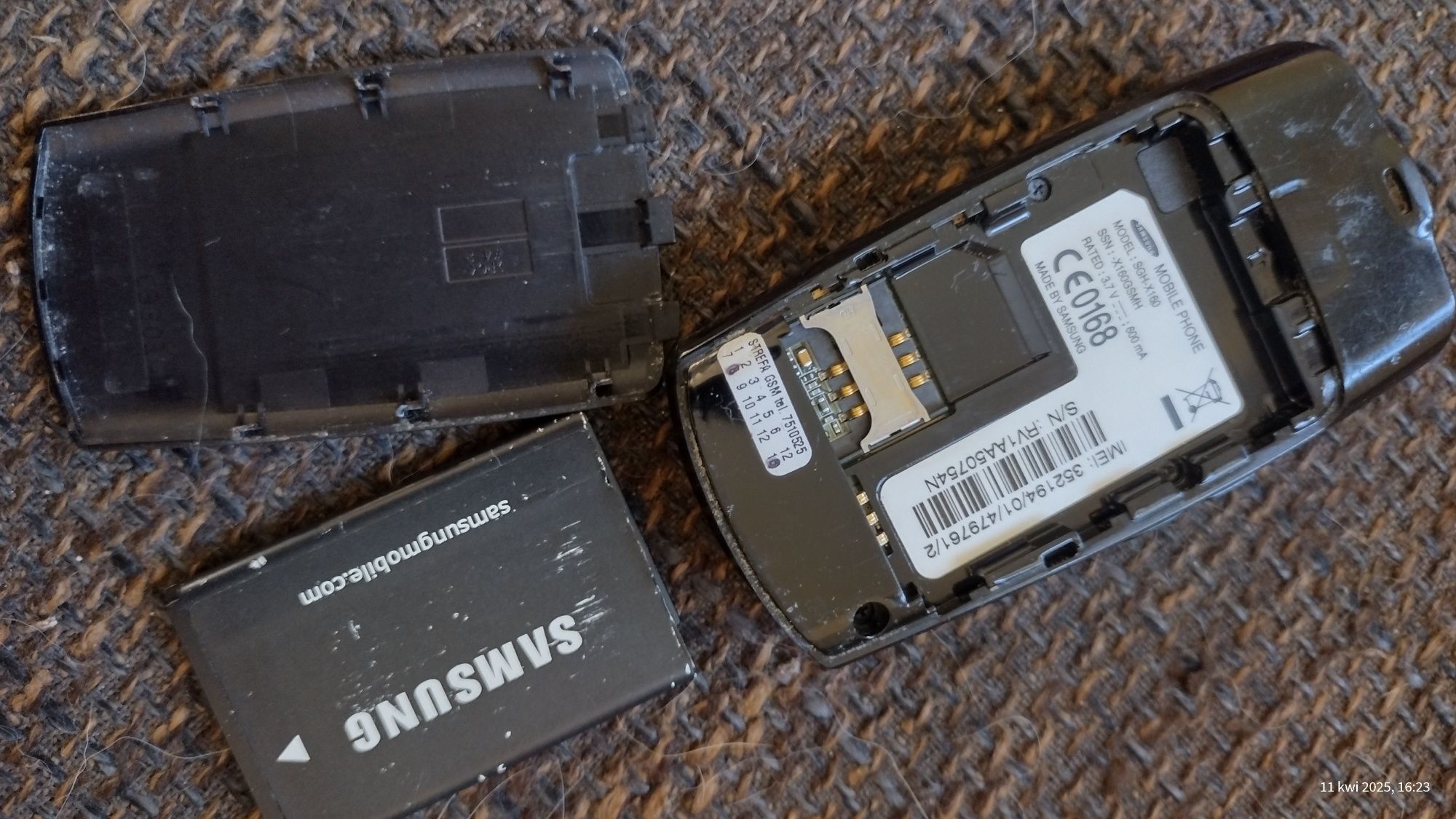 Telefon Samsung składany stół