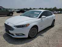 Автомобіль Ford Fusion Hybrid 2017 року з США