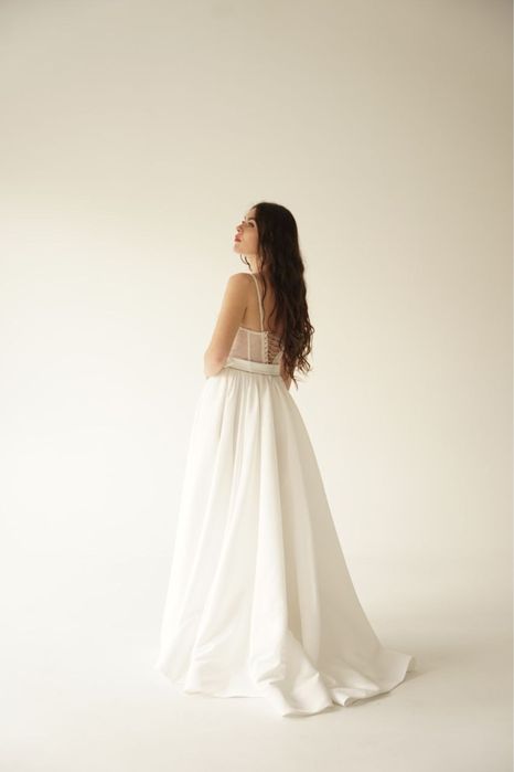 Весільна сукня ручної роботи