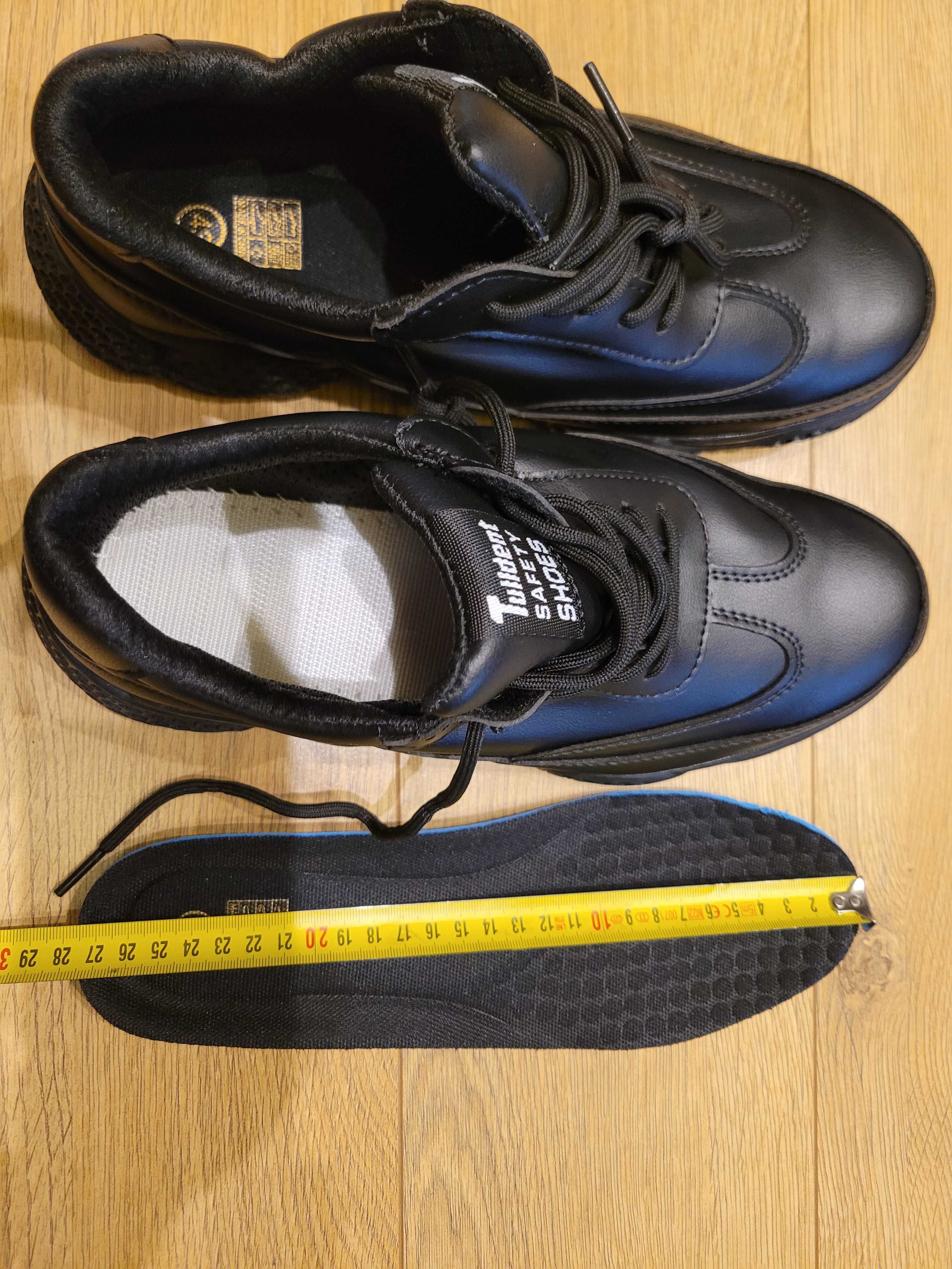 Nowe buty ochronne z metalowym noskiem