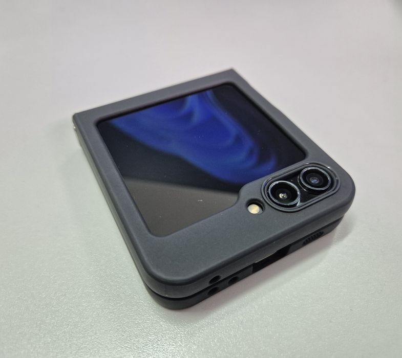 Samsung Galaxy Z Flip 5 - 256Gb | 8Gb