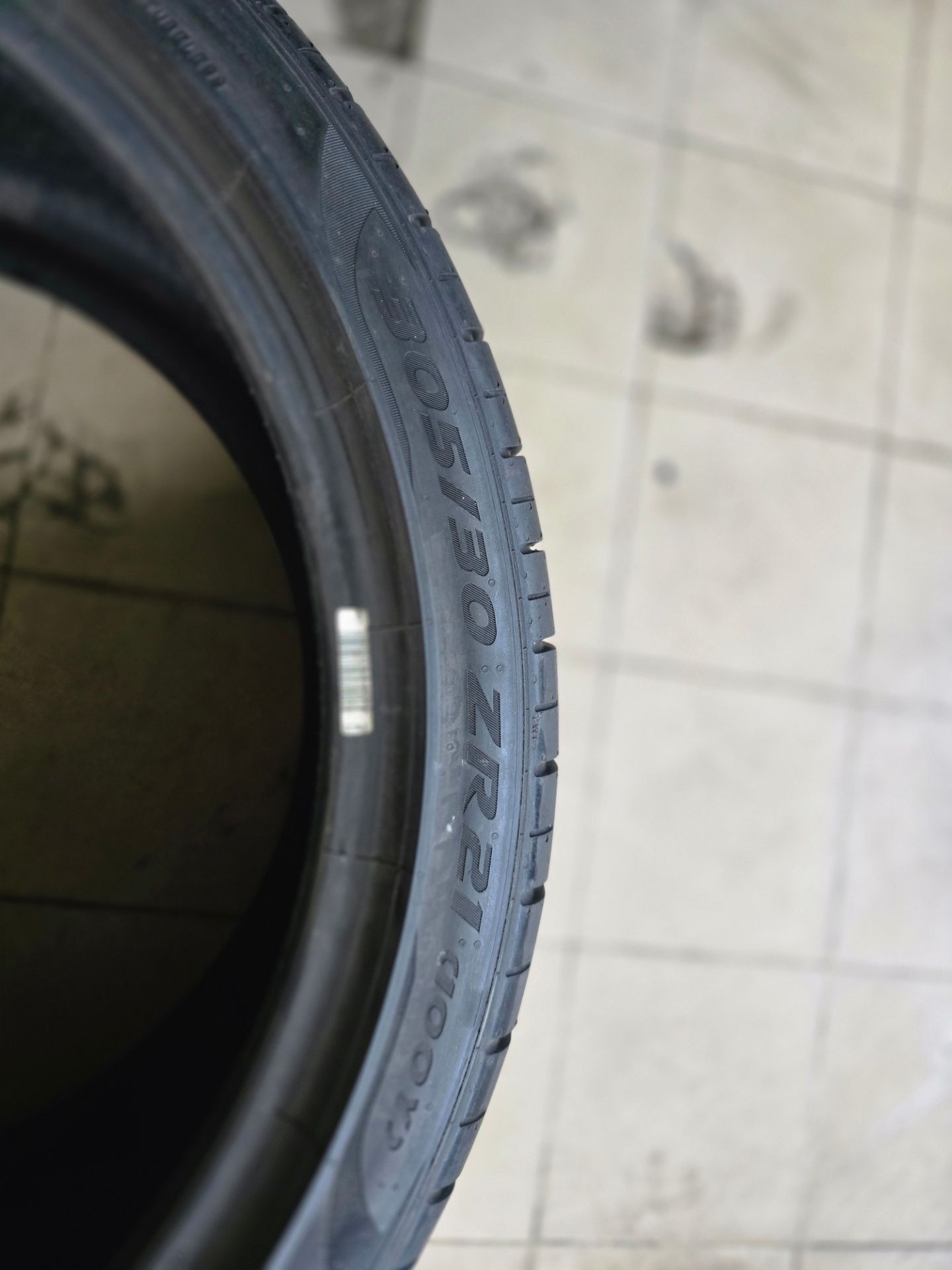 Pneus 305/30 R21 Pirelli P Zero – 95%