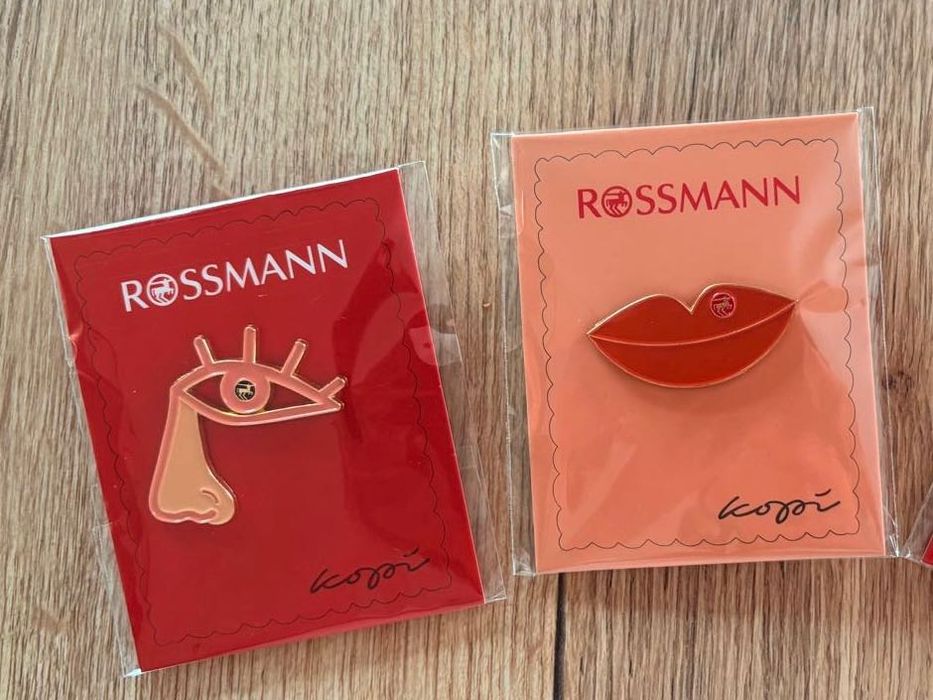 Piny Rossman x Kopi przypinki