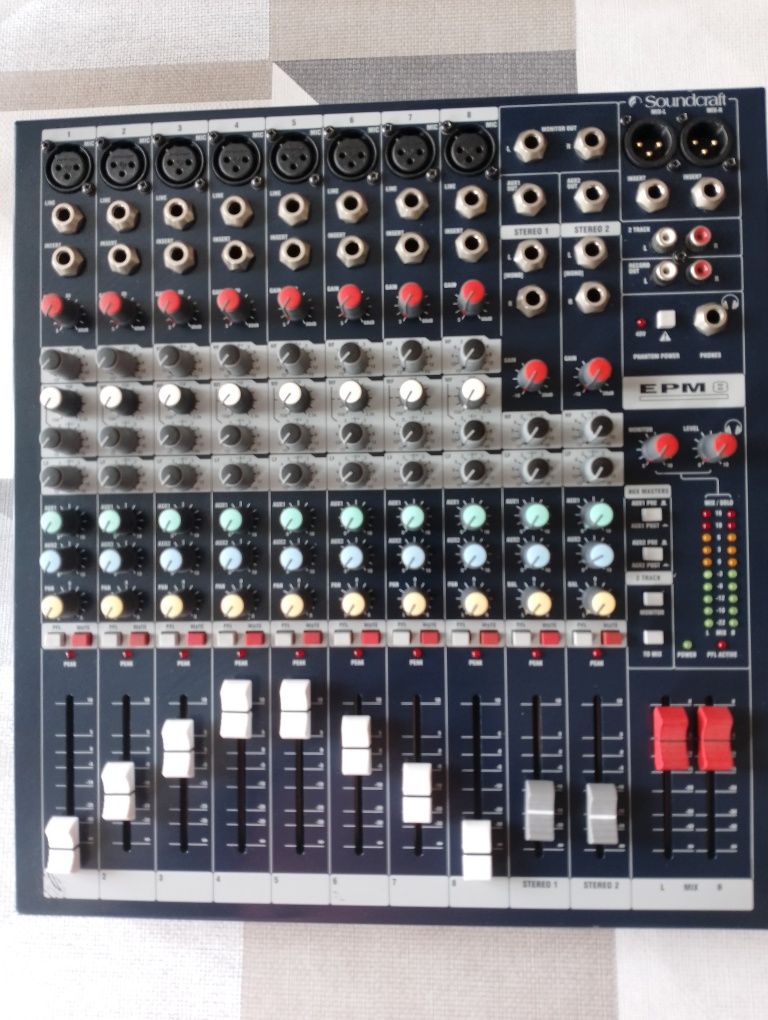 Mikser Soundcraft EPM 8 stan bdb