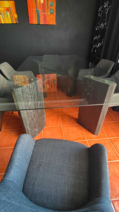 Mesa de Jantar em Pedra com Tampo de Vidro