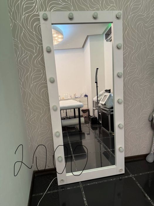 Продам б/у меблі майстра манікюру