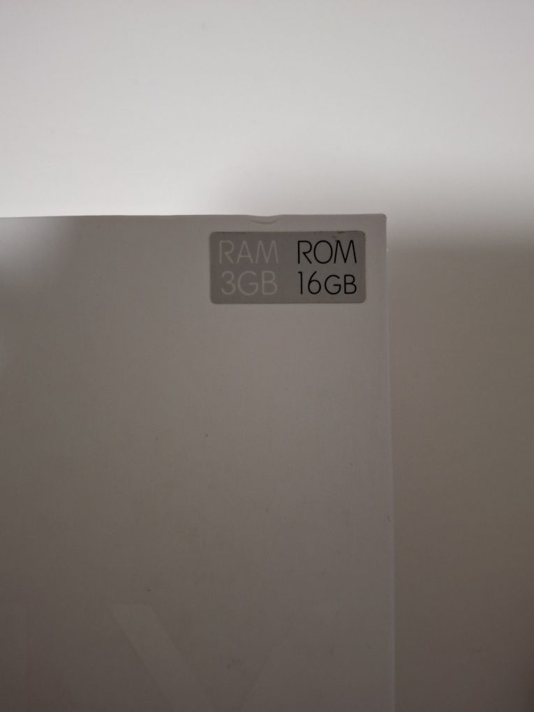 Xiaomi Redmi 4X 3/16GB Grey з  чохлом ,  цілий ,  працює бу