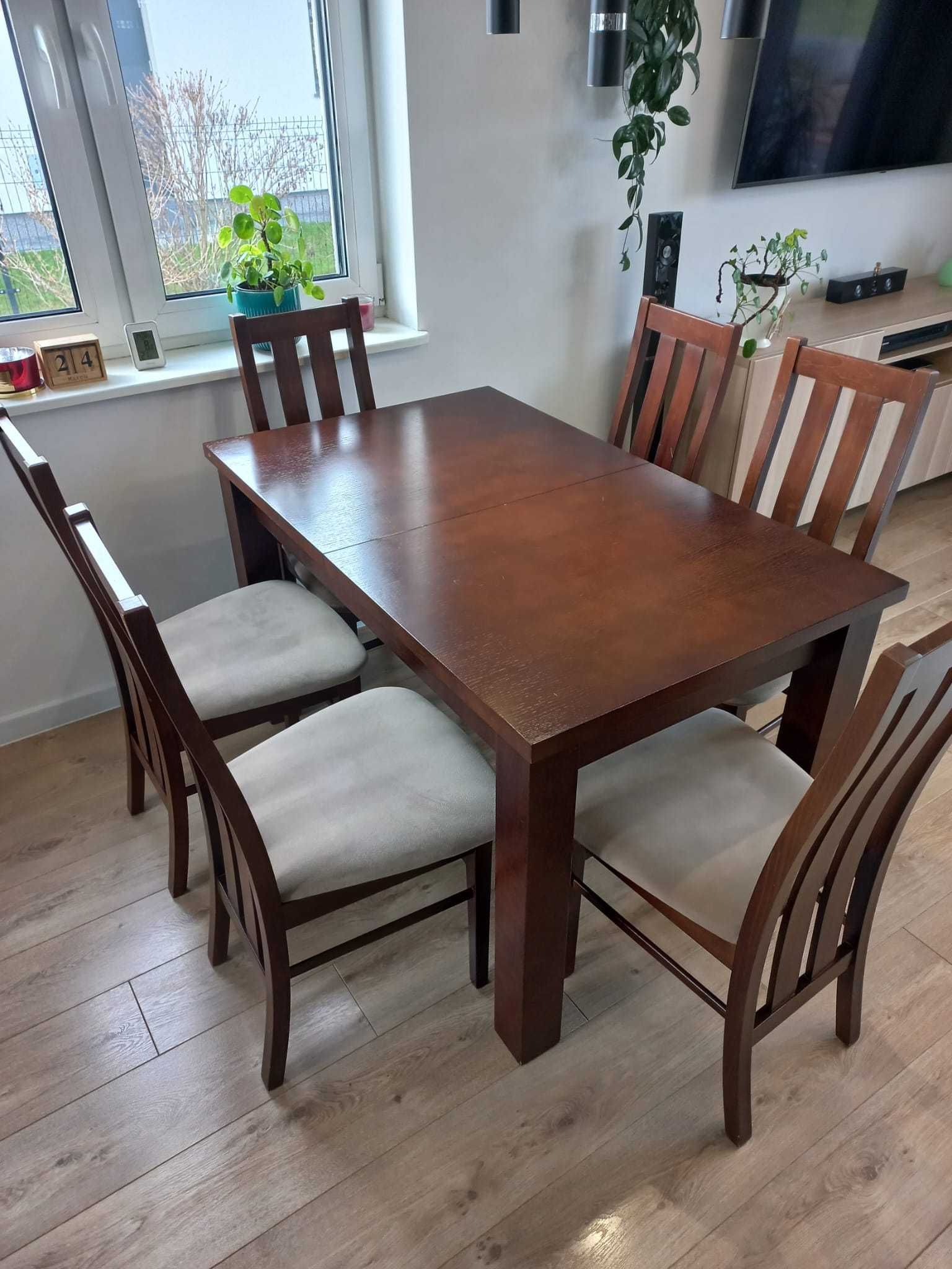 Stół drewniany plus 6 krzeseł
