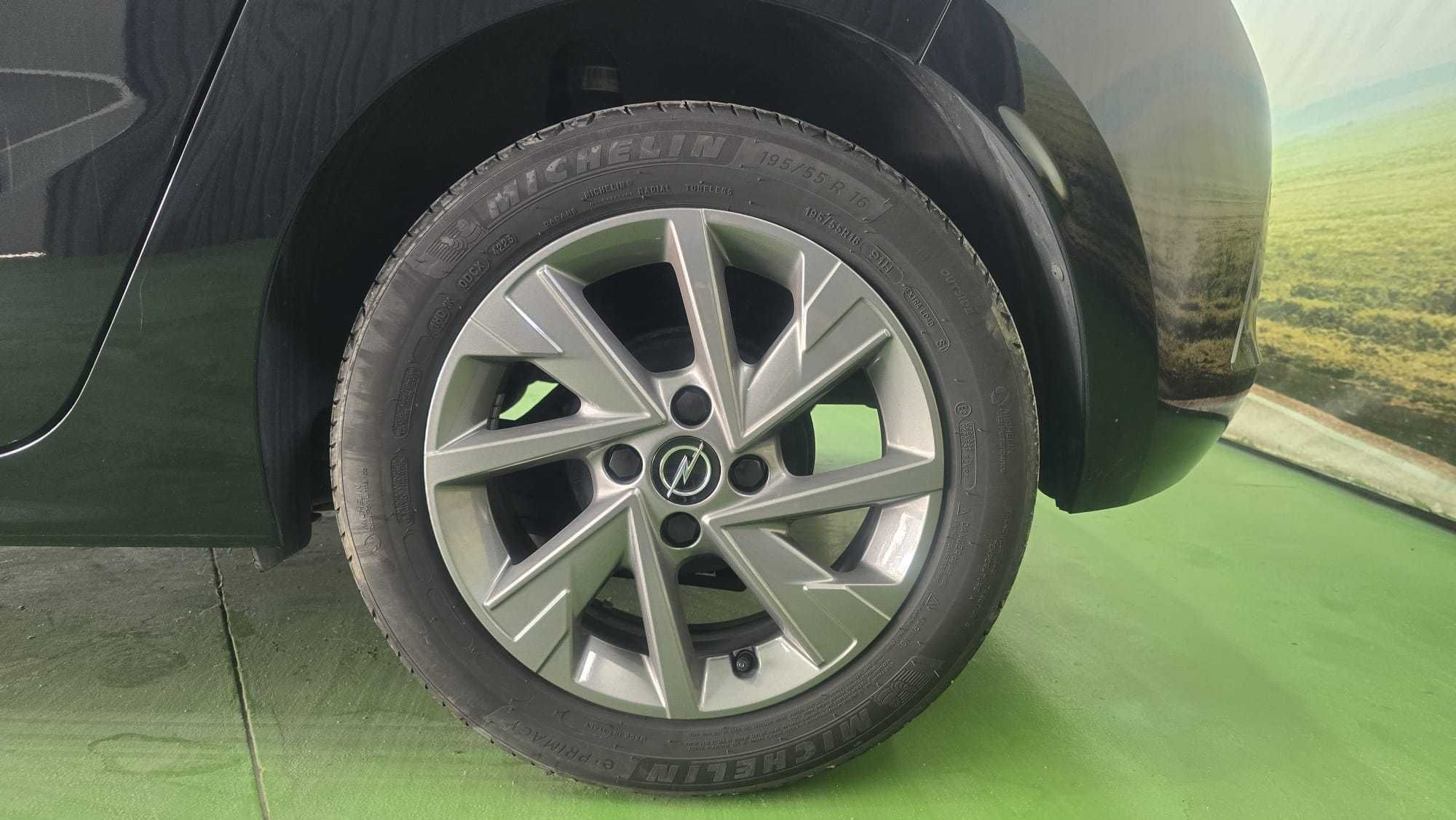 Opel Corsa 1.2   - Salvado