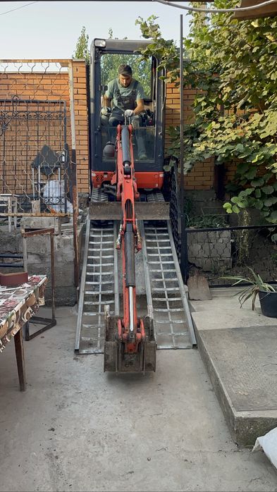 Мини-экскаватор. Водопровод. Канализация. Септик. Траншеекопатель.
