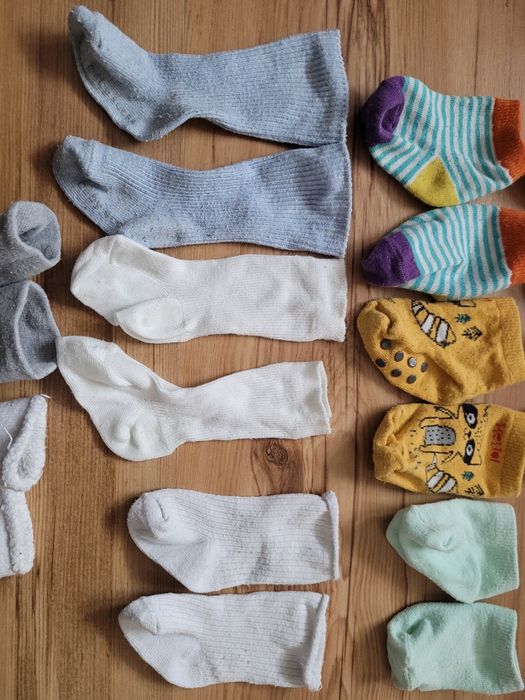 Skarpetki chlopiece/uni około 0-3 msce