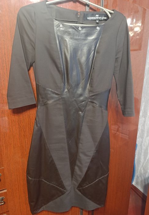 Платье резинка с кожаными вставками