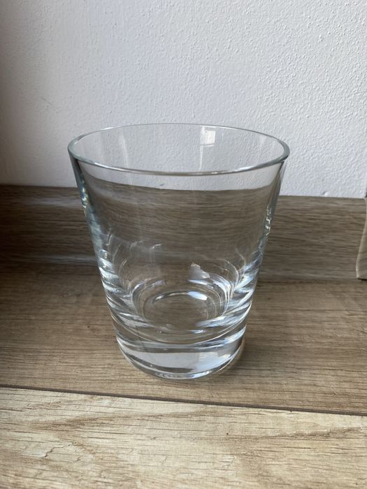 Szklanka z grubym dnem