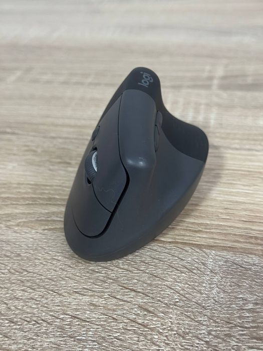 Бездротова миша Logitech Lift Ergonomic Vertical Graphite (910-006473)