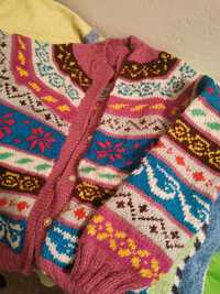 Sweterek w paski kolorowy