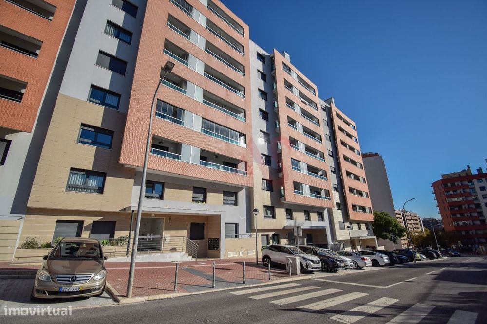 T3 Luxuoso no 9º andar nas Colinas do Cruzeiro, Lisboa com Garagem, Ar