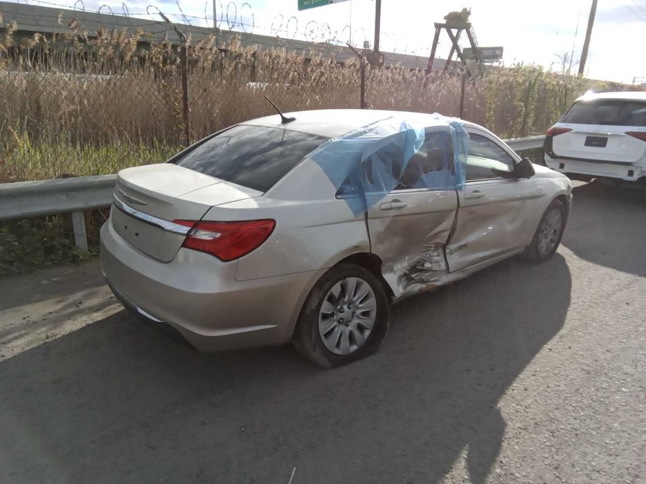 Chrysler 200 LX 2013