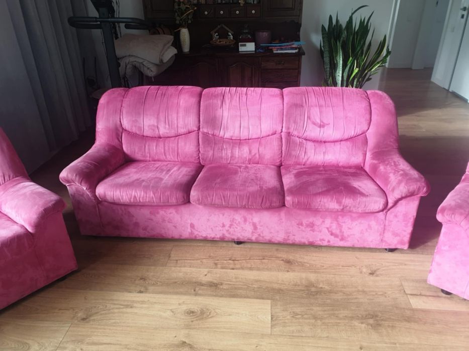 Sprzedam kanapę z 2 fotelami.