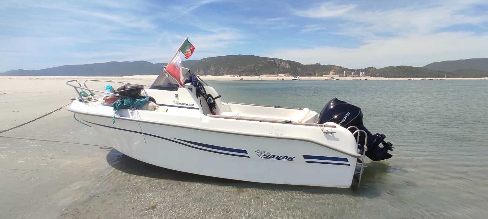 Vendo barco semi cabinado Sabor 460 em muito bom estado, motor novo
