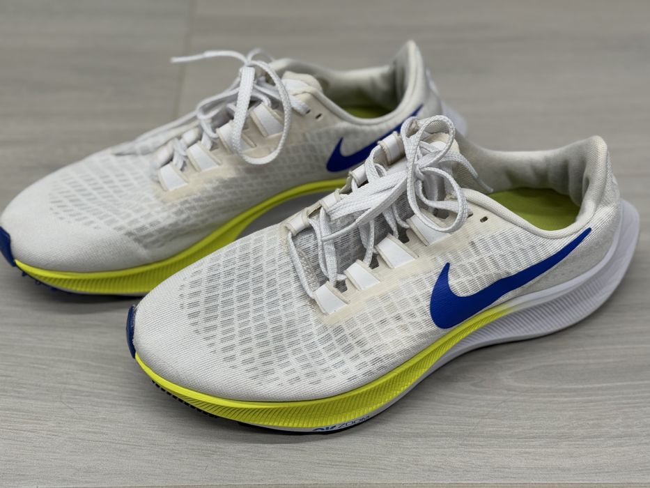 Продам кроссовки Nike