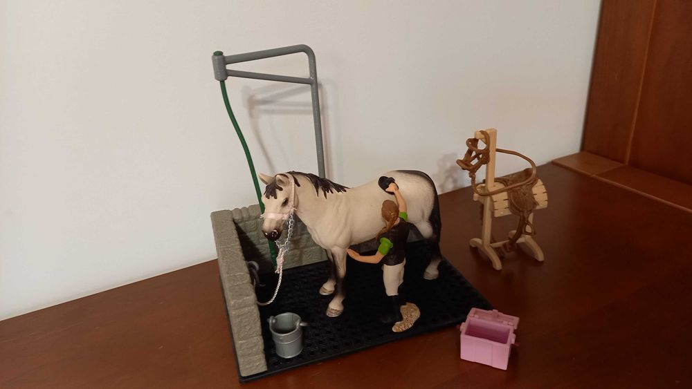 Schleich Horse Club - Zestaw myjnia dla konia nr. kat. 42104 + GRATIS!