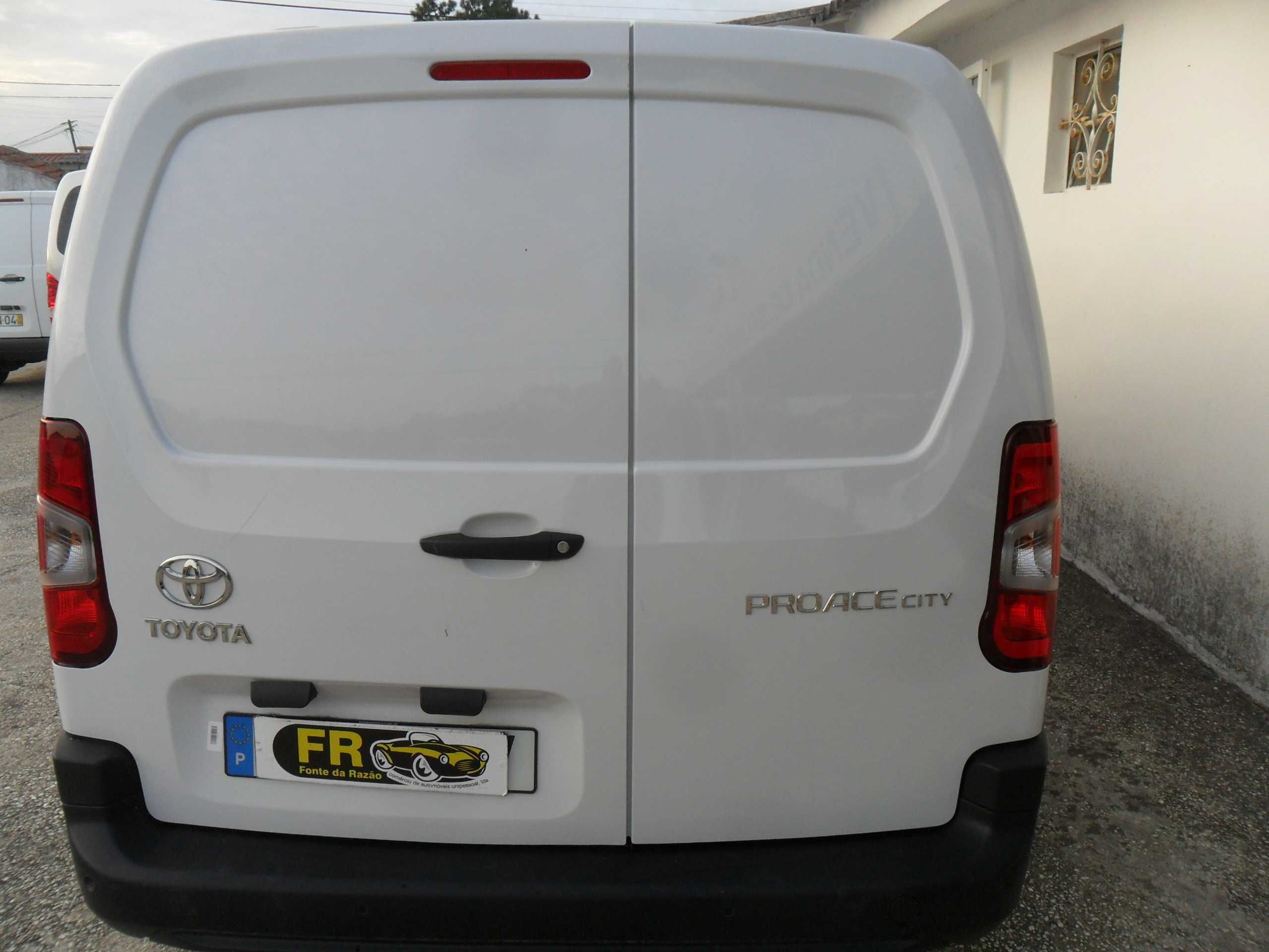 Toyota Proace City L1  Exclusive 102 cv (2022 ) IVA DEDUTÍVEL