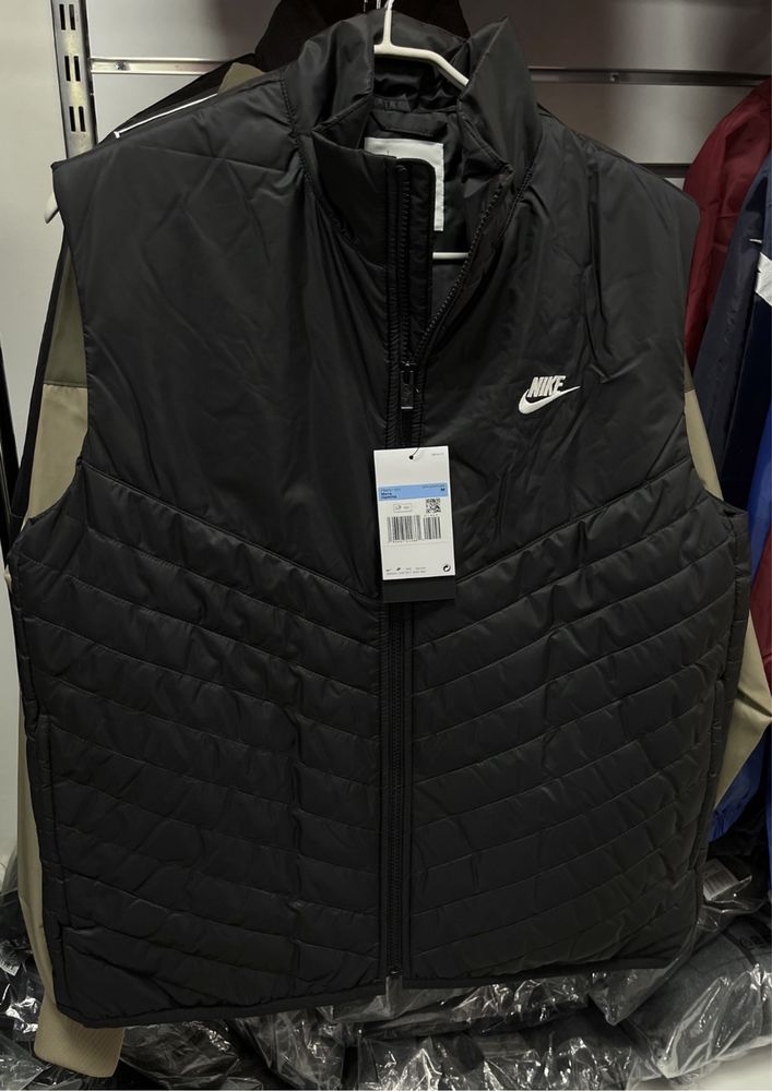 Жилетка Nike Midweight Vest FB8201-011