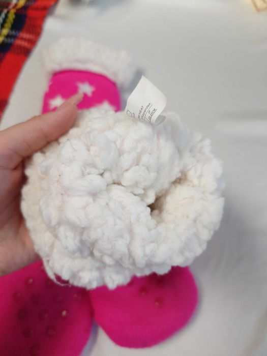 Bardzo ciepłe różowe zimowe skarpetki ocieplane futerkiem w środku