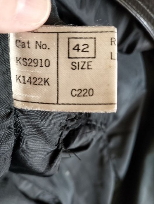 Czarna, męska marynarka że skóry naturalnej