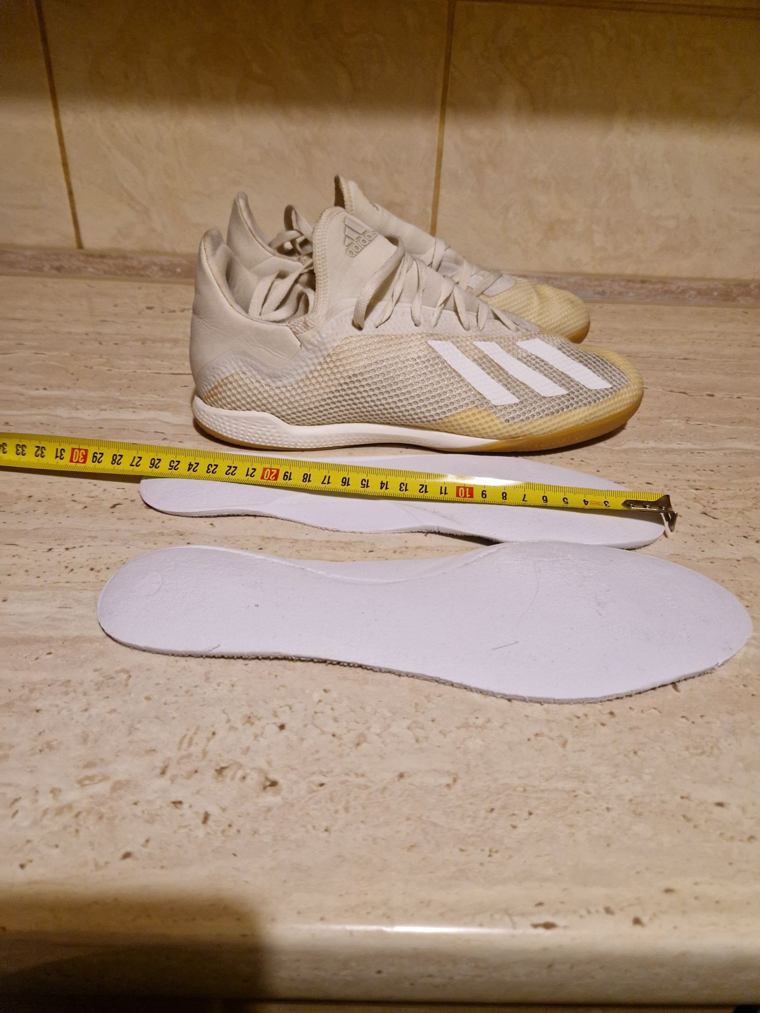 Halówki Adidas X Tango r 42