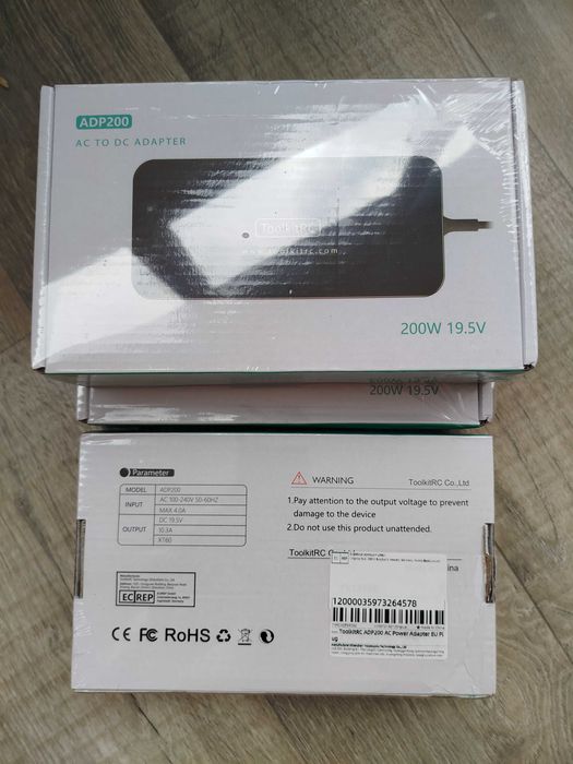 ToolkitRC ADP200  блок живлення 200W для зарядок M6D, M7, M8P, M9