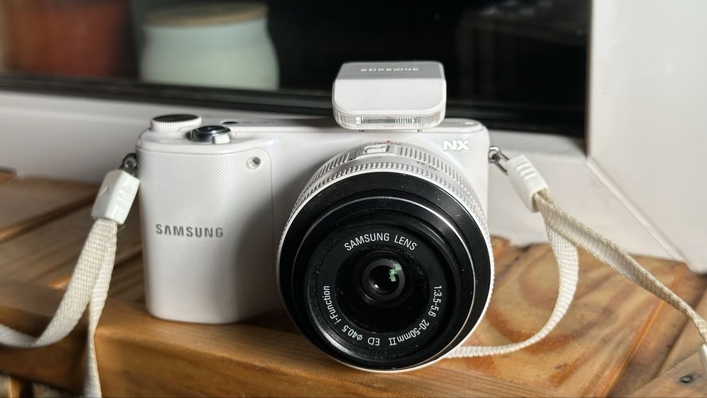 Фотоаппарат Samsung NX 2000