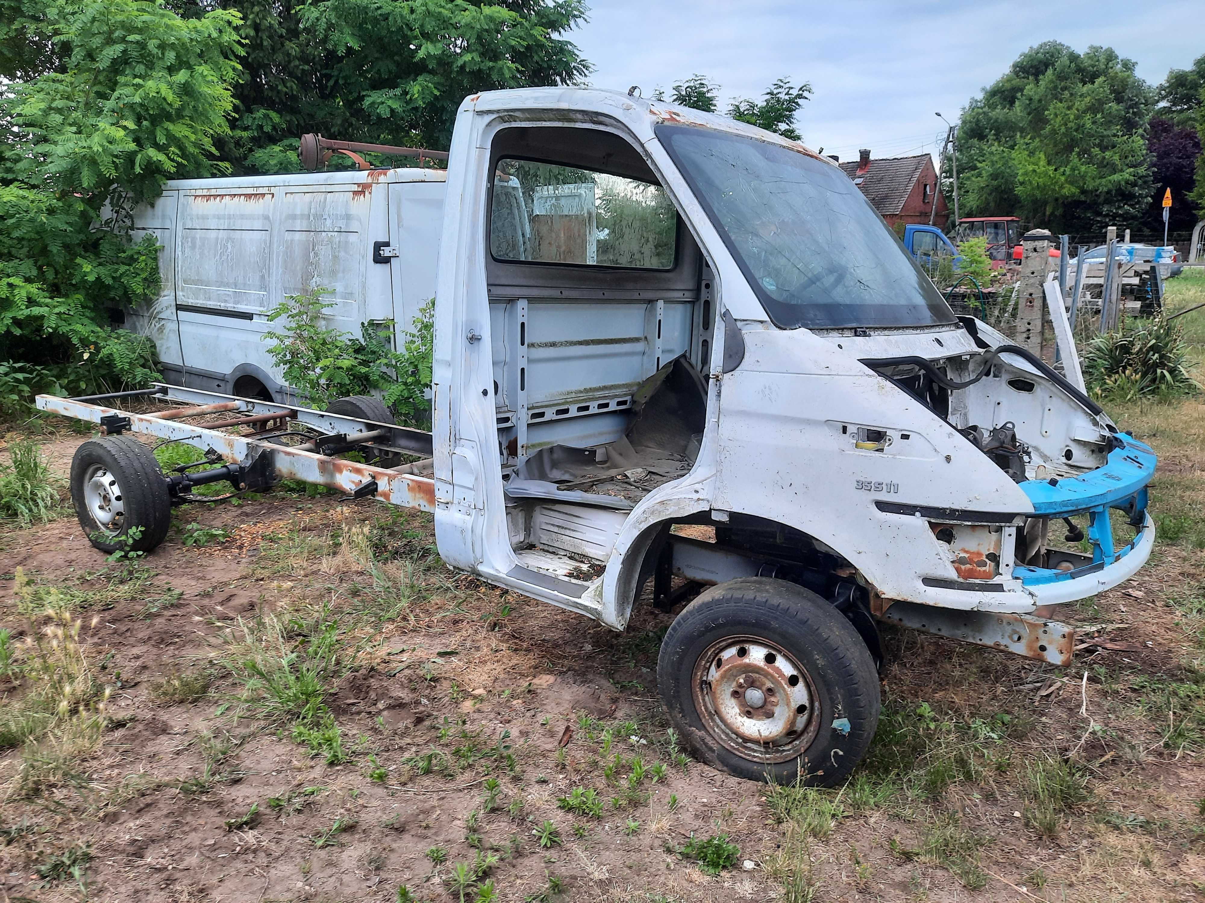 dostawczy bus iveco