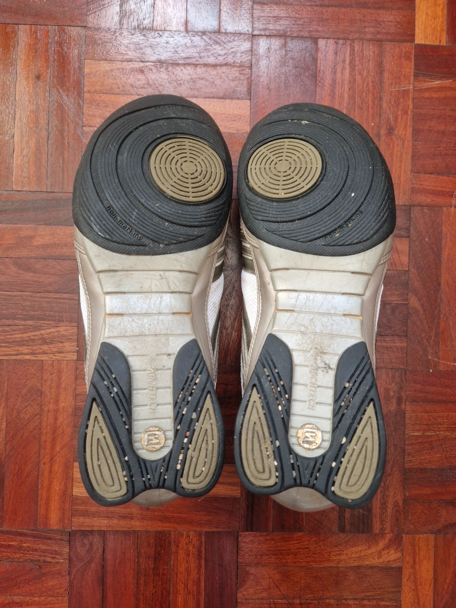 Tenis Nike brancos