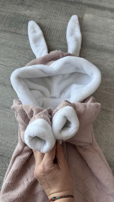 Вязаный утепленый комбинезон для новорожденого