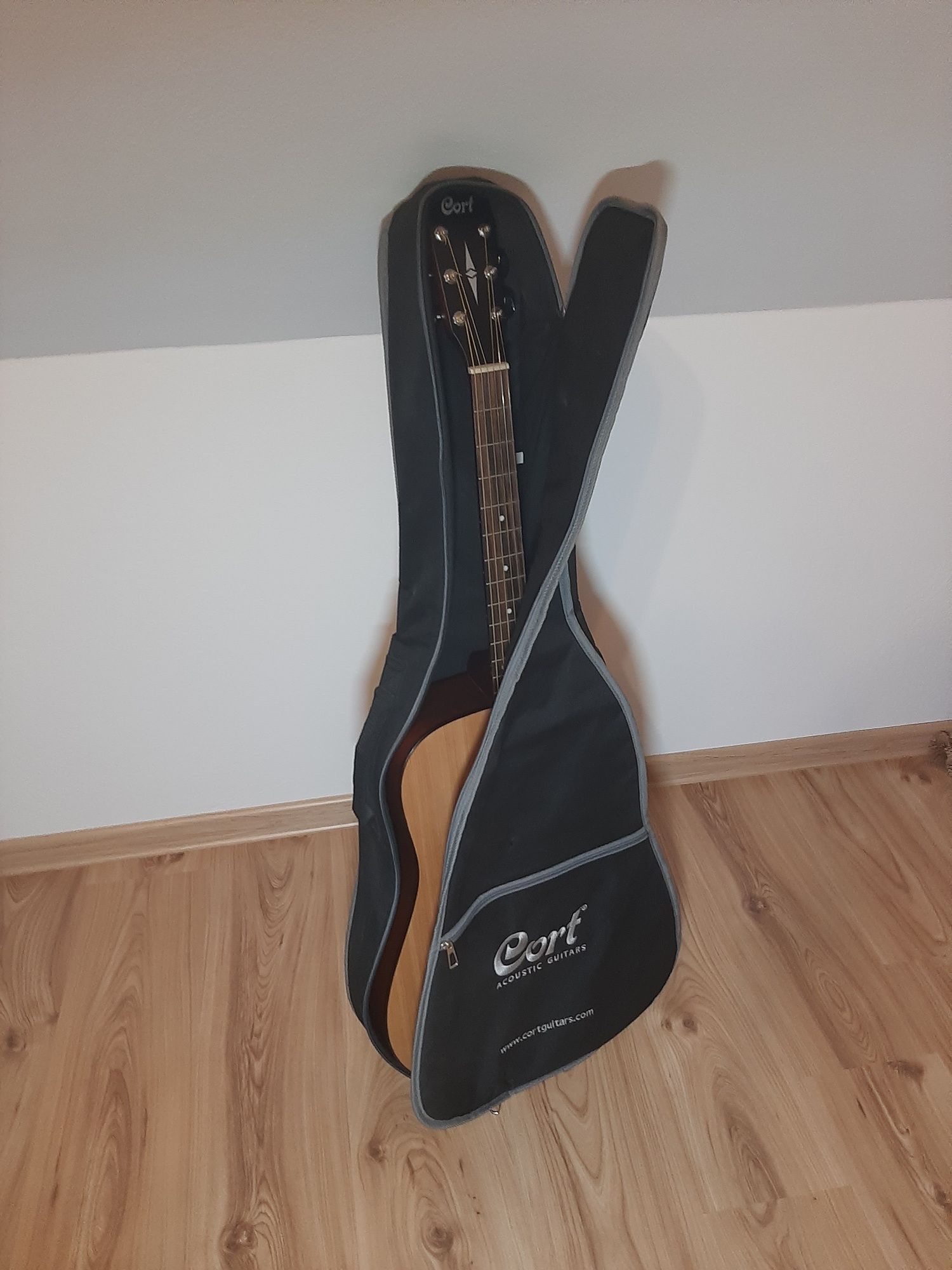 Gitara akustyczna Cort AD810 OP (pokrowiec, wieszak ścienny, stroik)