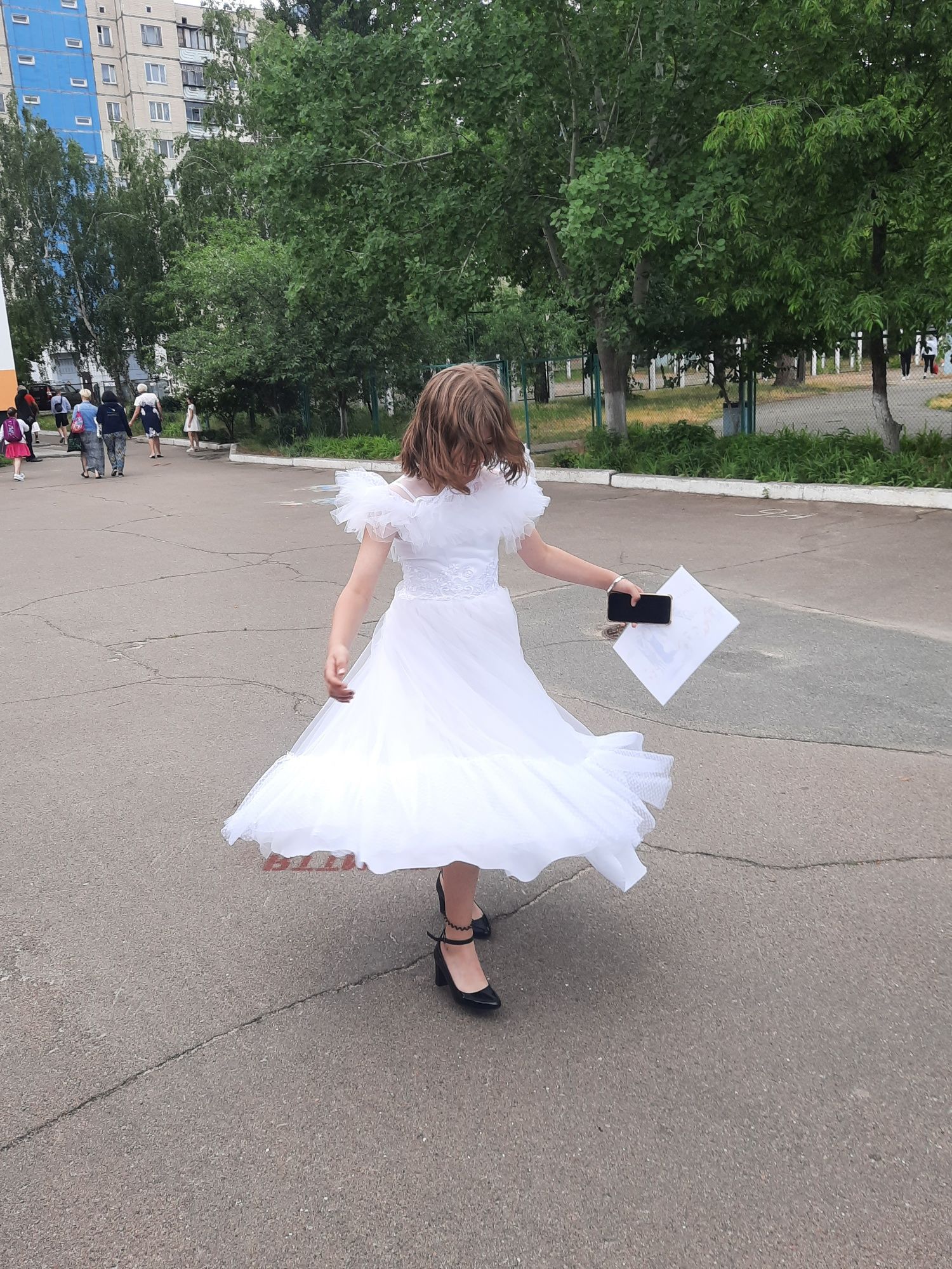 Продам белое выпускное платье