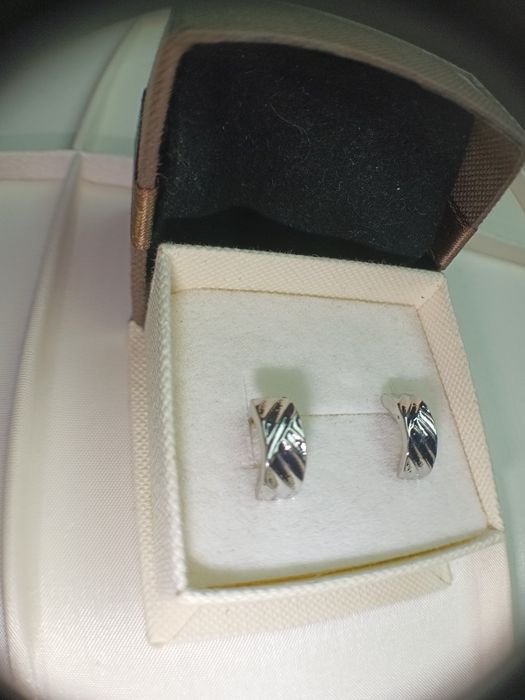 NOWE srebrne kolczyki sztyfty 925 piękny tłoczony wzór