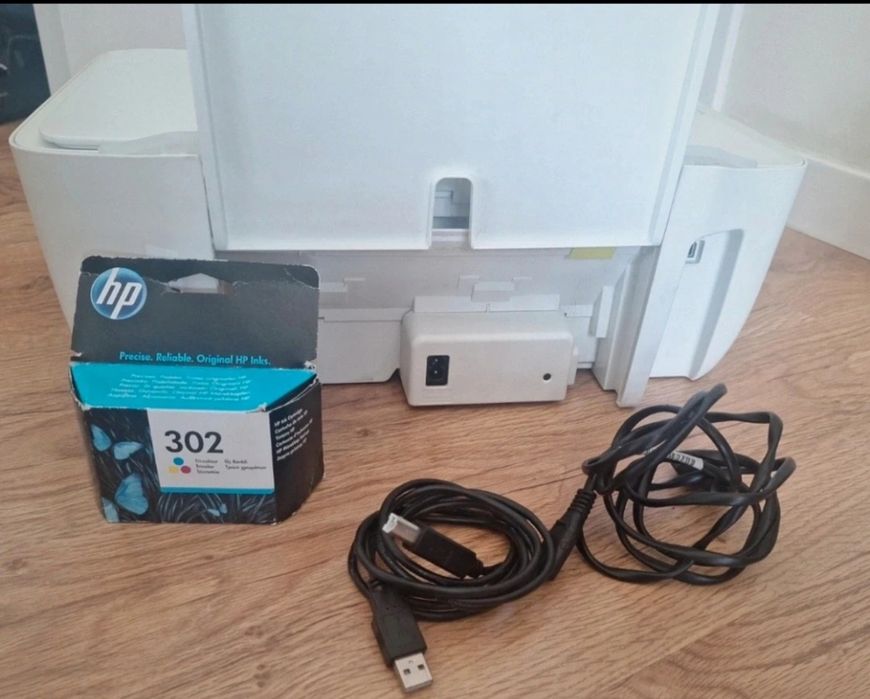 Impressora HP Deskjet 2130 e tinteiro