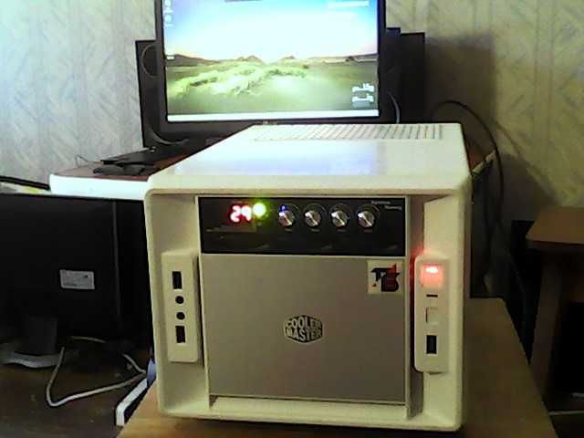 Продам маленький красивый системный блок возможно с монитором.