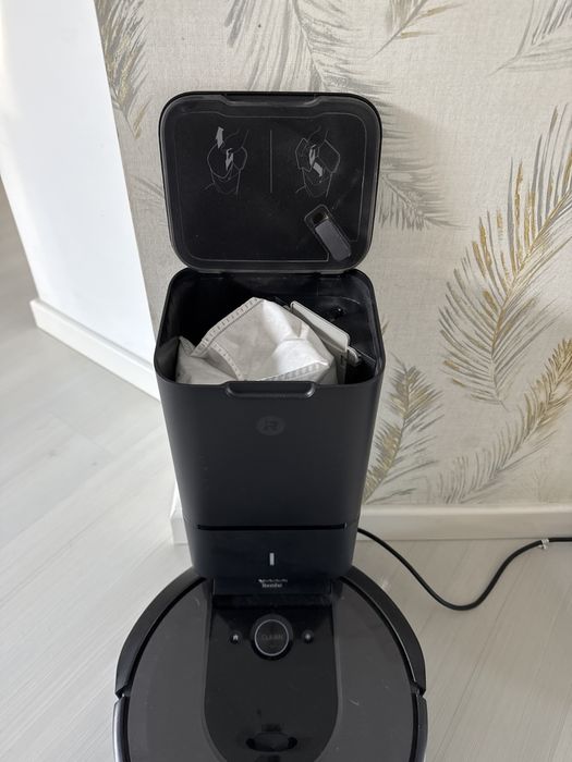 Robot aspirador roomba i7 + com esvaziamento automático e ligacao wifi