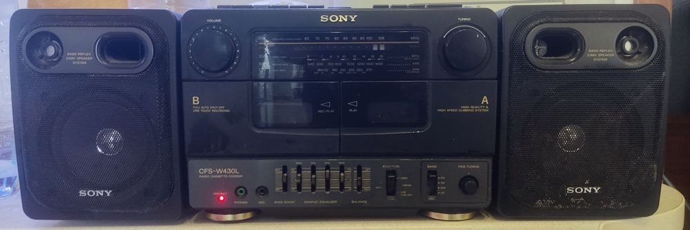 Продам магнитофон Sony CFS-W430L.
