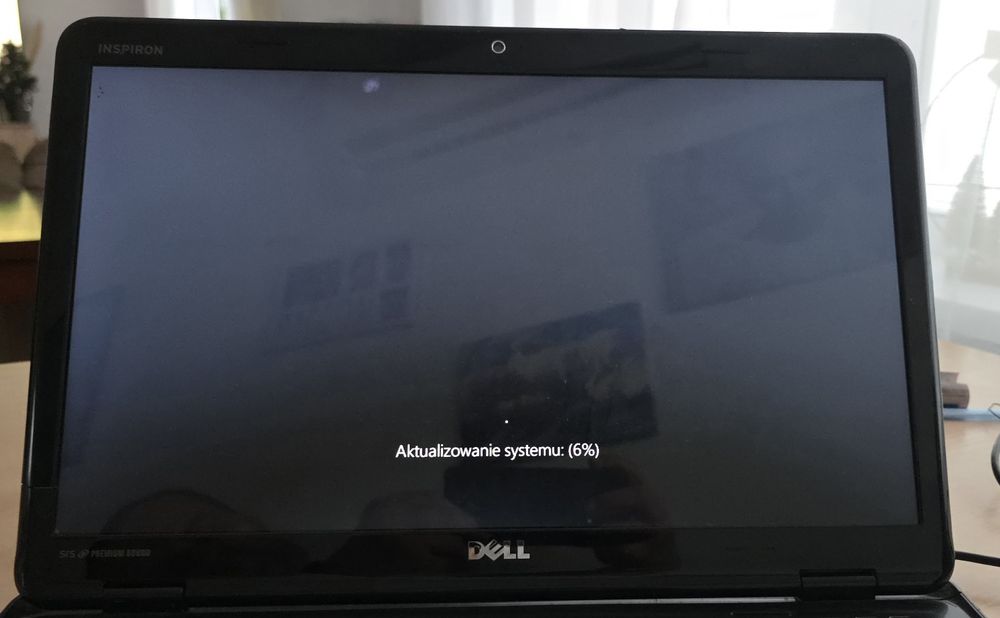 Laptop DEL INSPIRON N7110 _ I5_2.40 GHz_ 500GB HDD