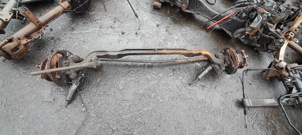 Belka zawieszenia przód Mitsubishi Canter 00-04r 2.8TDI !! Wyysłka!!