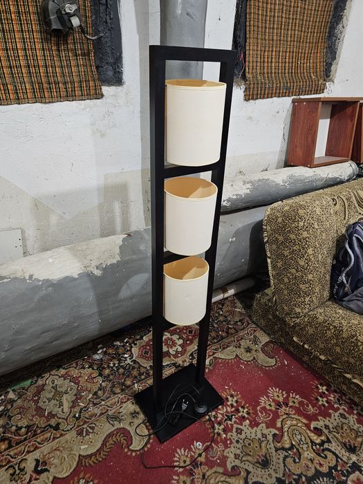 Lampka nocna pionowa e14