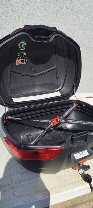 Top Case GIVI Monokey V47