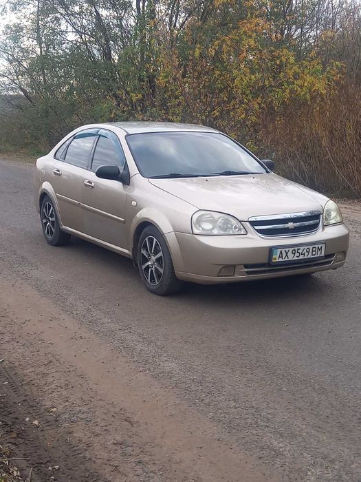 Продам авто Chevrolet Lacetti в хорошем состоянии.