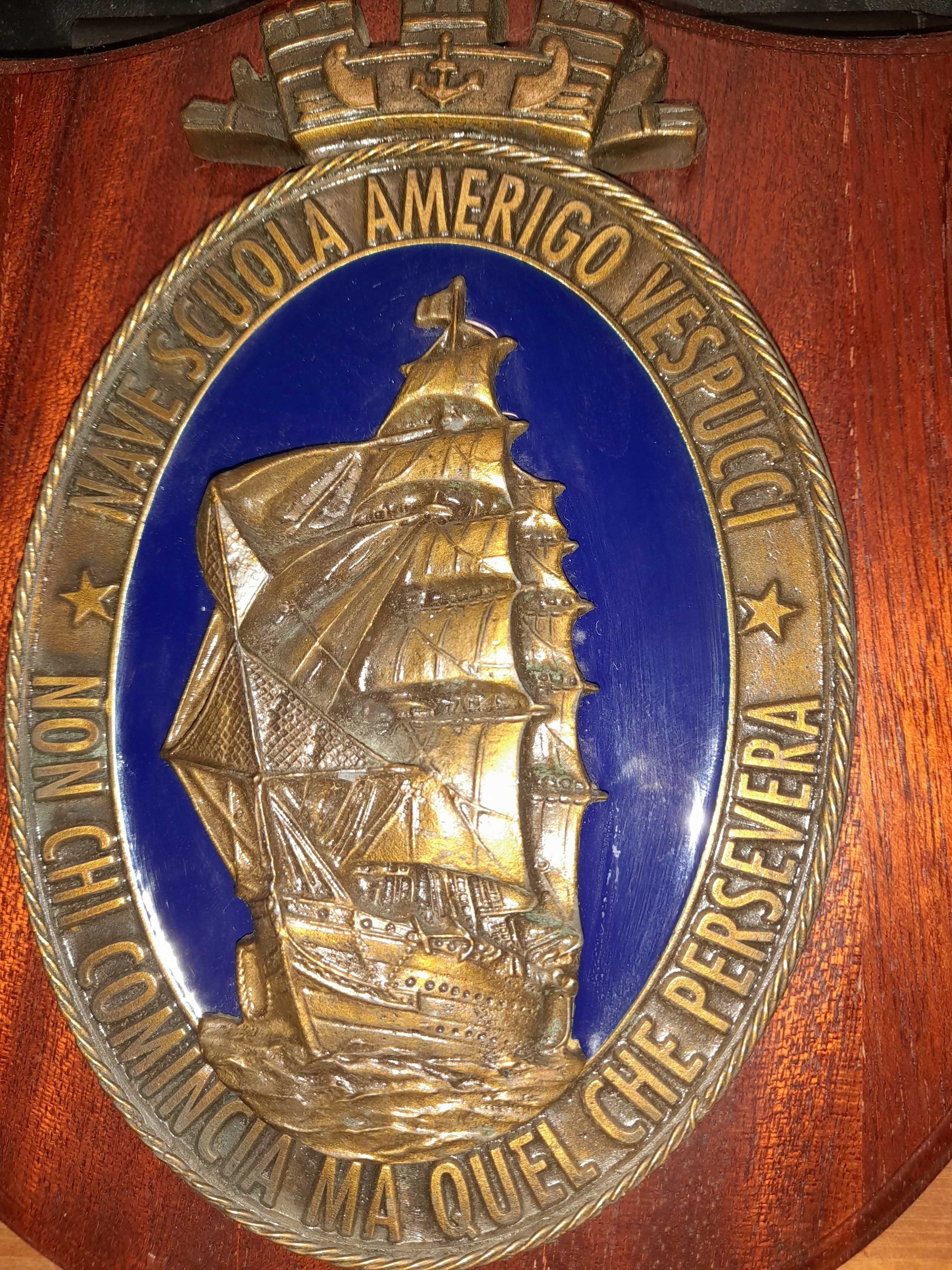 Placa de Crista TB111 - navio escola Américo Vespuccio - Itália.