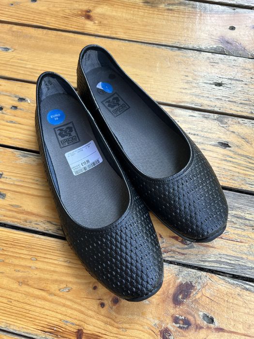 Шкіряні туфлі-човники